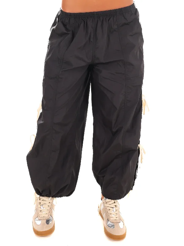 Lightweight culottes pants for summer fashion flair -Striped Side Bow Windbreaker Pants