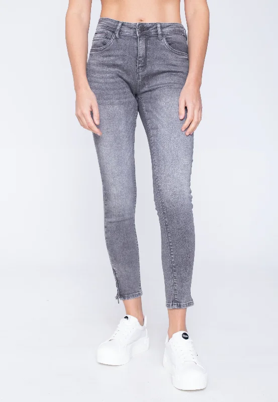 Colored Jeans for Variety -Noisy May - Kimmy Dart Light Grey Denim - Jeans